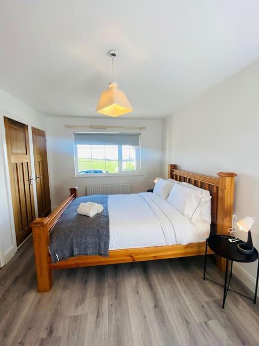 Villa Valley 3 Bedroom Retreat In Craigantlet Hills *