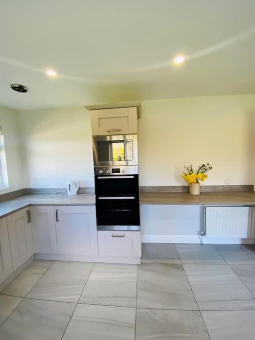 Valley 3 Bedroom Retreat In Craigantlet Hills