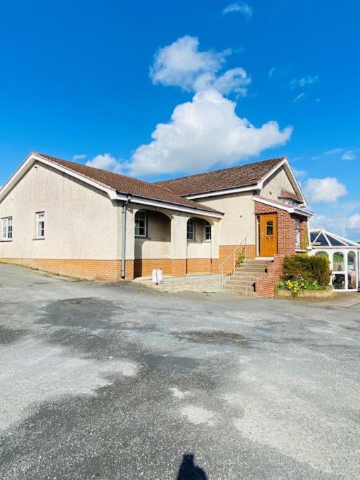 Valley 3 Bedroom Retreat In Craigantlet Hills Villa